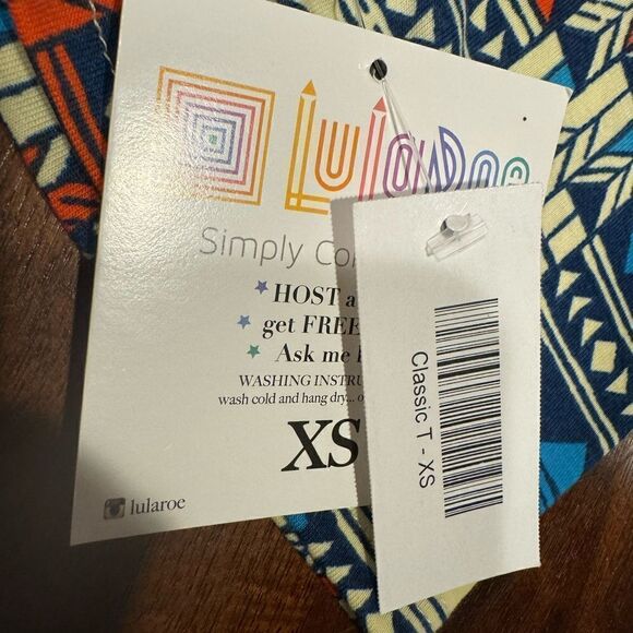 Lularoe Classic T Women’s XS Geometric Popover Short Sleeve Top - Picture 4 of 8